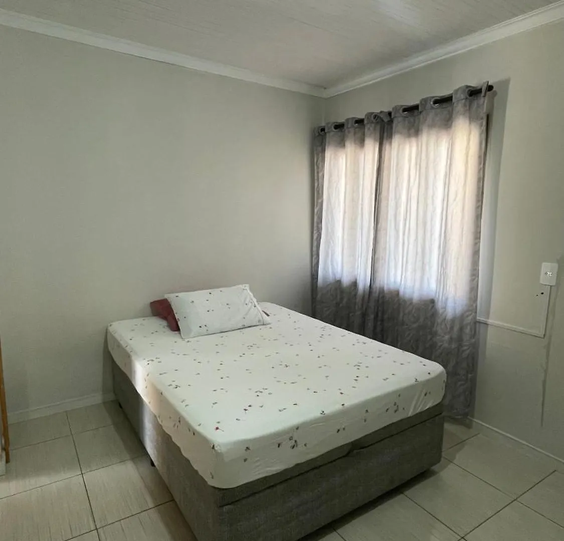 Quarto Casal Em Casa Compartilhada Itajaí 0*,